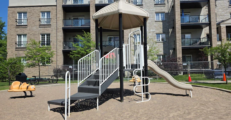 304-40 Ferndale Drive, Barrie, ON, L4N 2L3 - 2