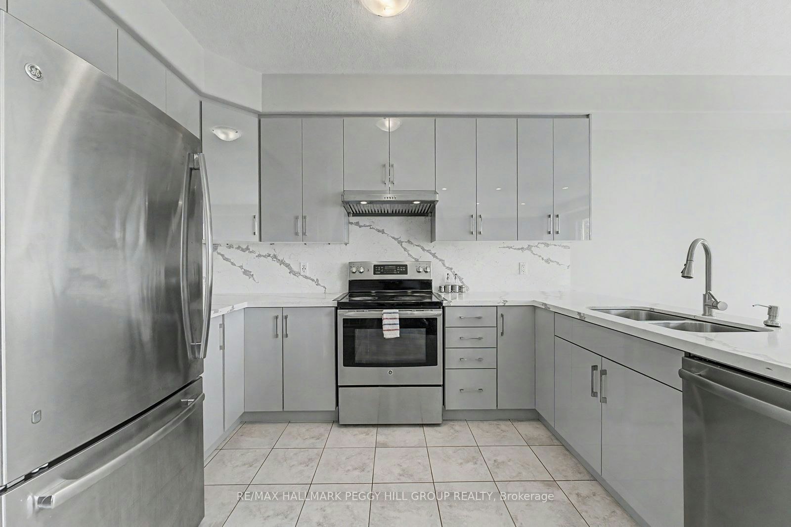Upper-53 Nathan Crescent, Barrie, ON, L4N 0S4 - 2