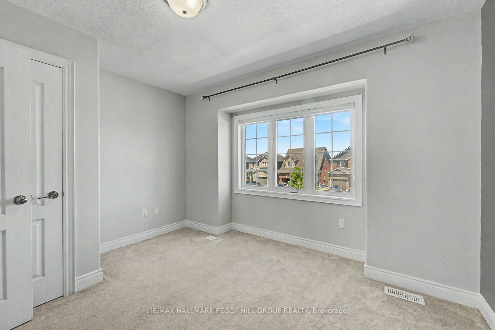 Upper-53 Nathan Crescent, Barrie, ON, L4N 0S4 - 12