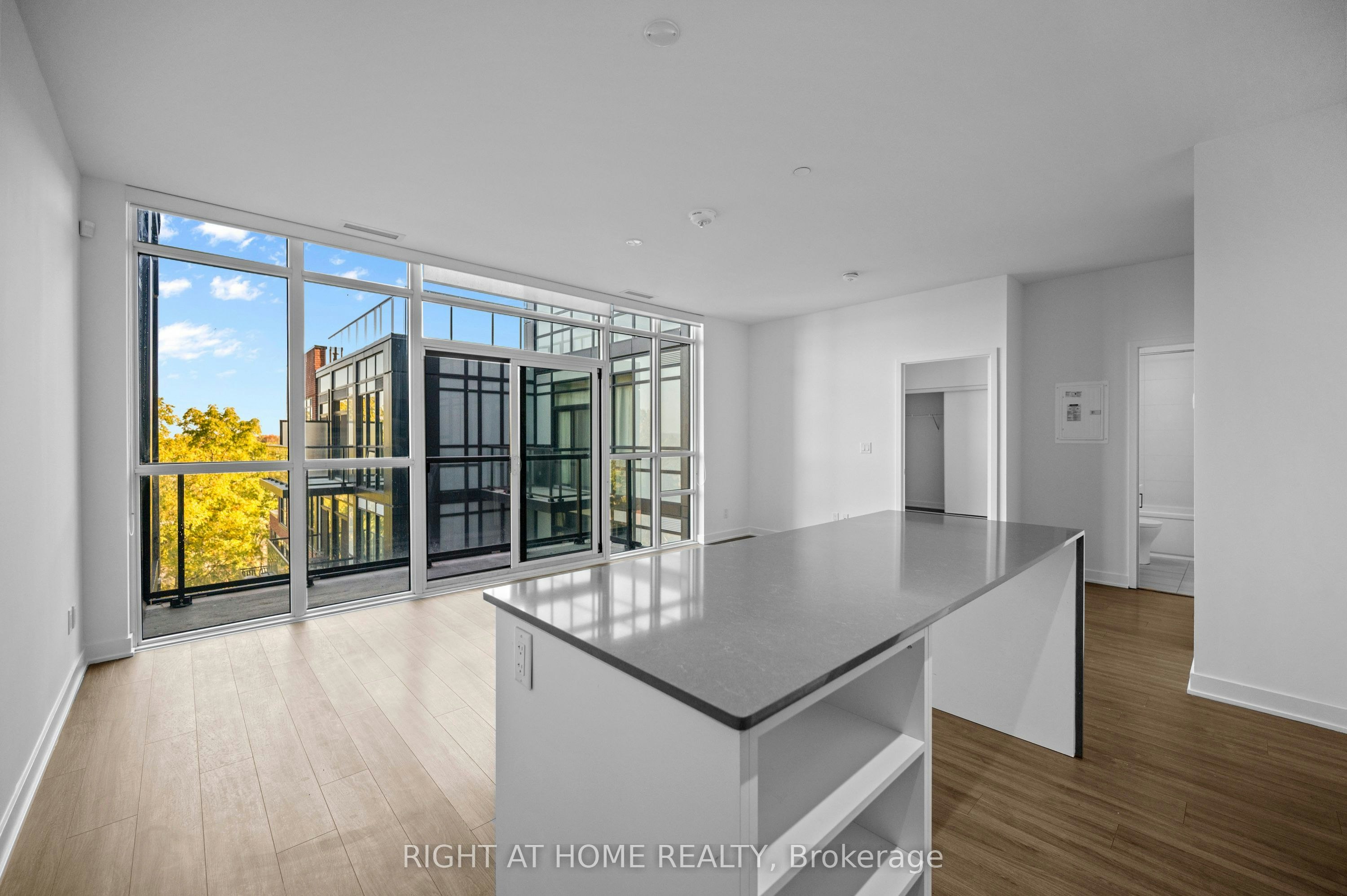 630-681 Yonge Street, Barrie, ON, L9J 0K1 - 4