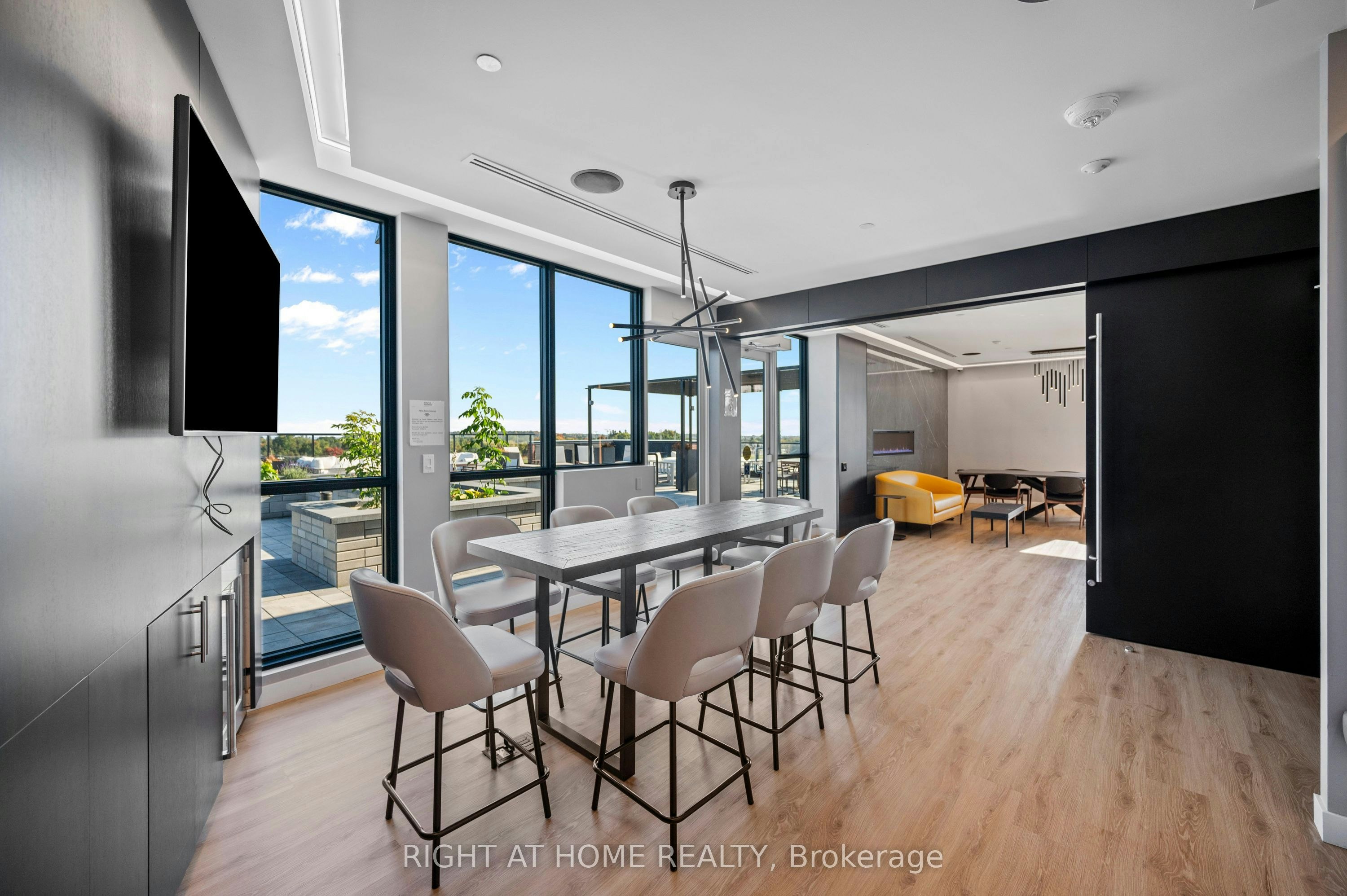 630-681 Yonge Street, Barrie, ON, L9J 0K1 - 14
