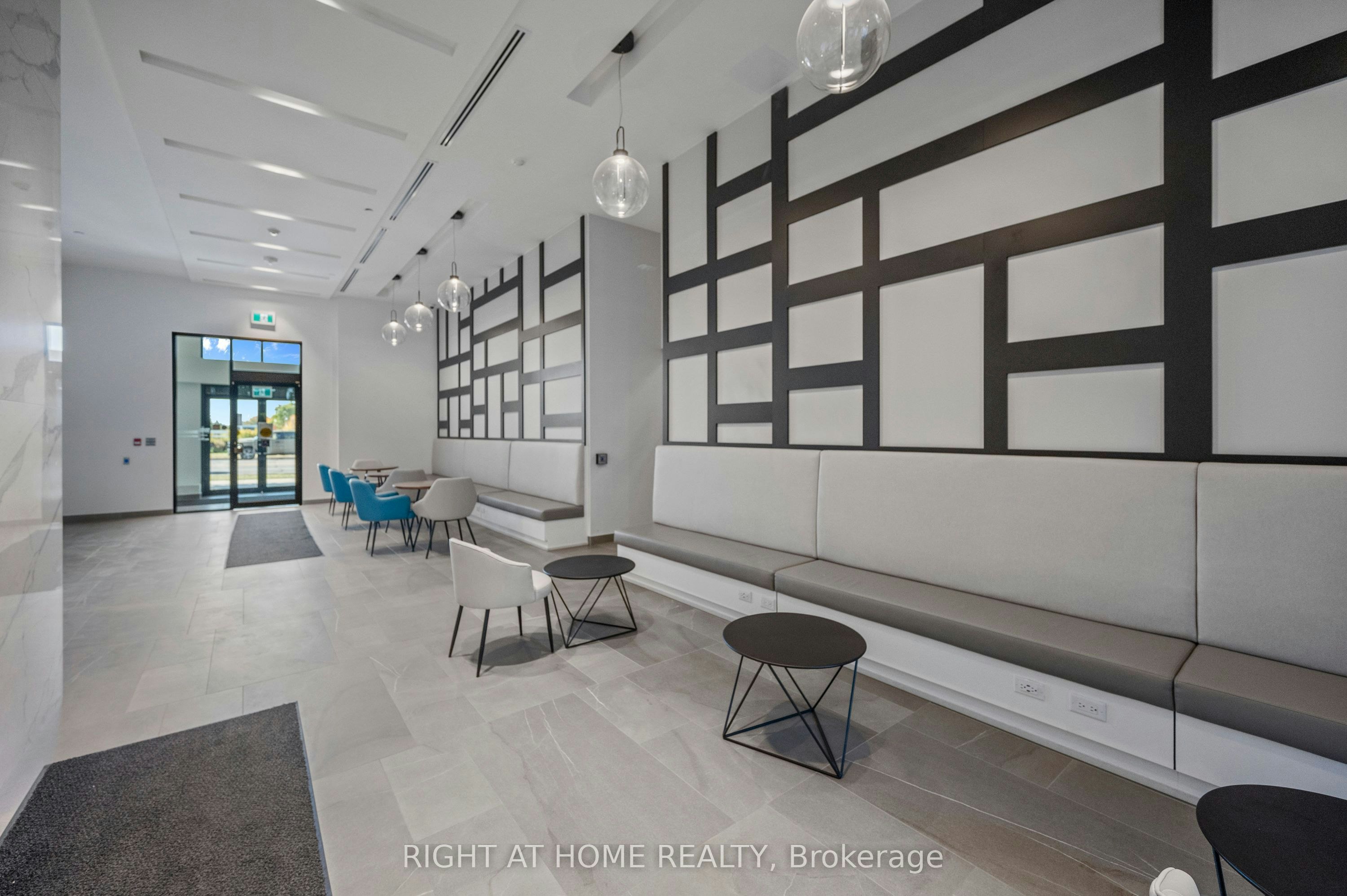 630-681 Yonge Street, Barrie, ON, L9J 0K1 - 13