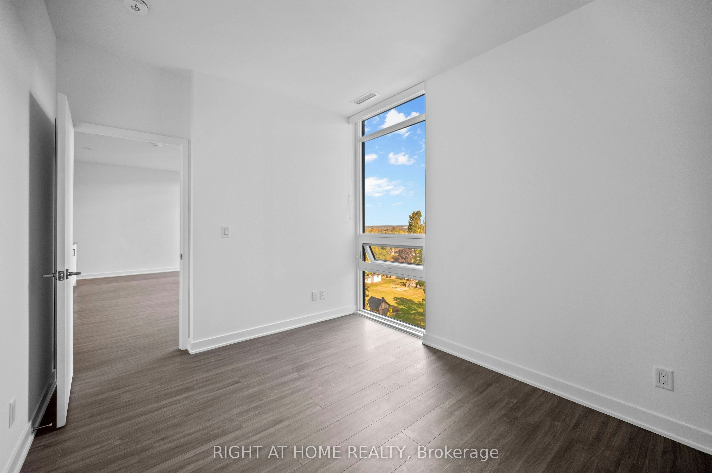 630-681 Yonge Street, Barrie, ON, L9J 0K1 - 10