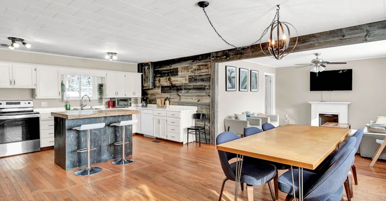 322 Concession Road W, Tiny, ON, L0L 2J0