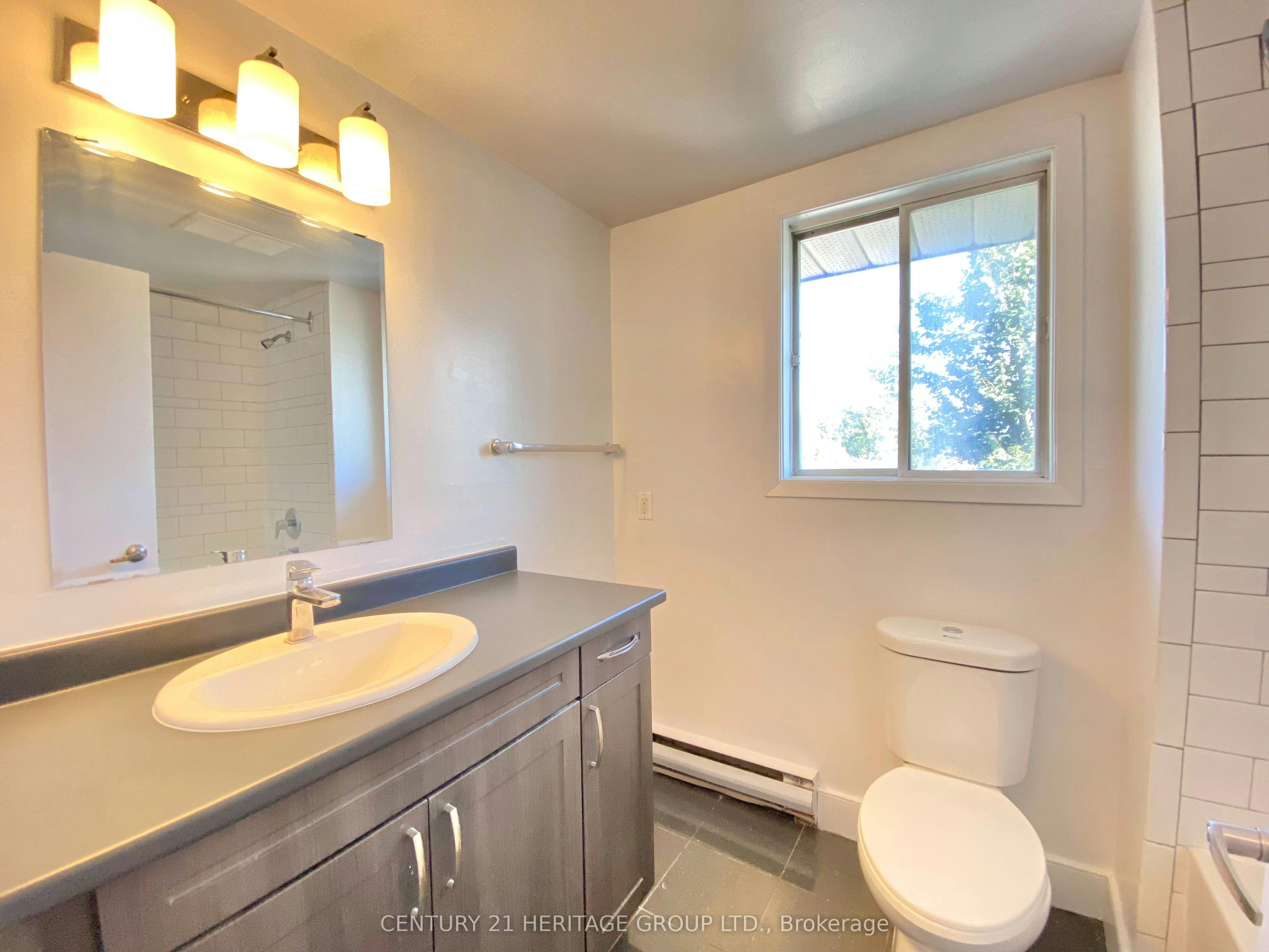 403-170 Grove Street E, Barrie, ON, L4M 2P7 - 3