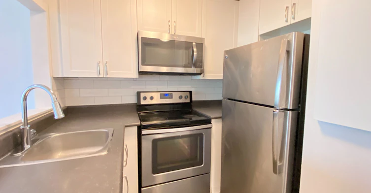 403-170 Grove Street E, Barrie, ON, L4M 2P7 - 13