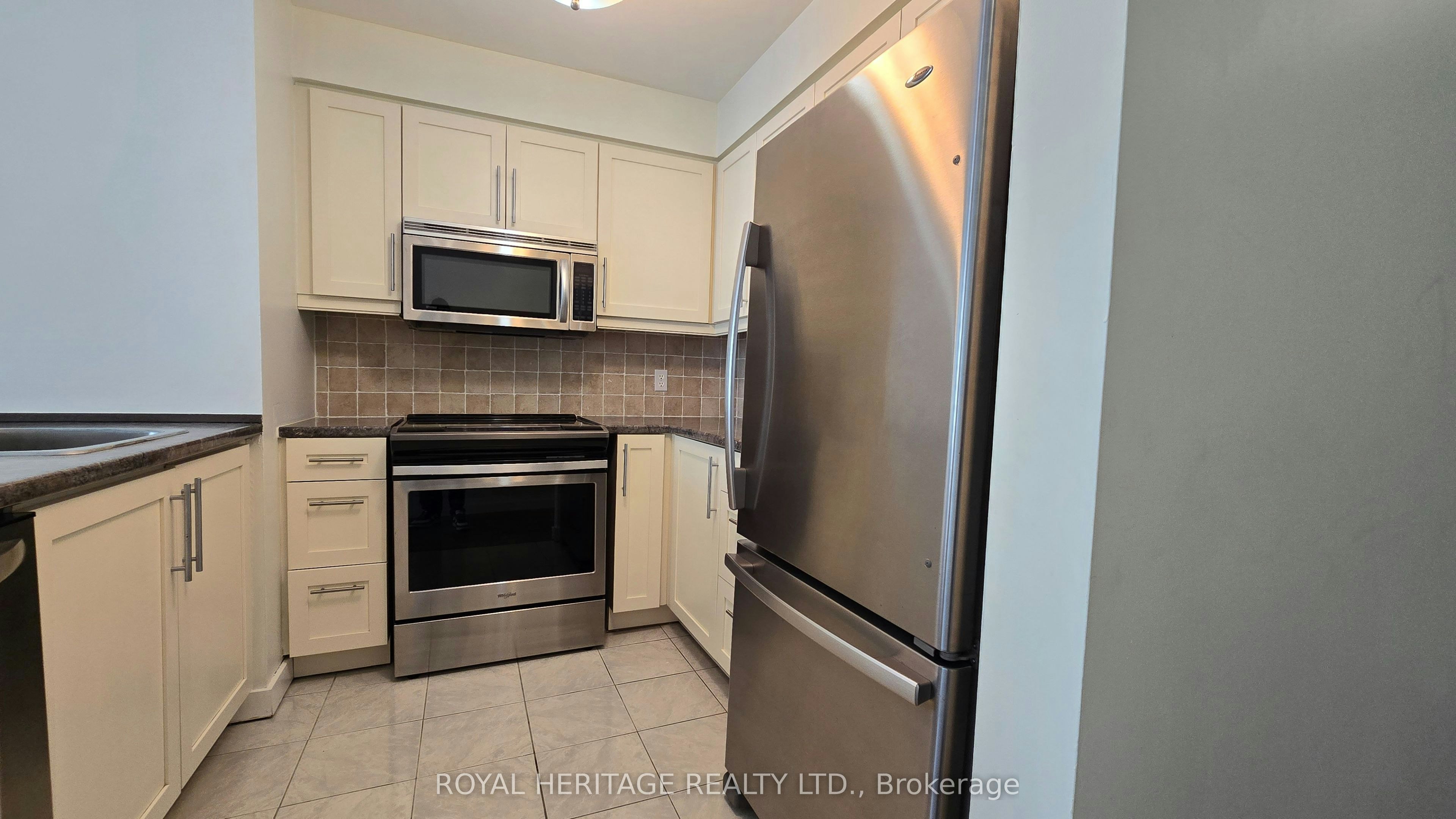 1203-150 Dunlop Street E, Barrie, ON, L4M 6H1 - 11