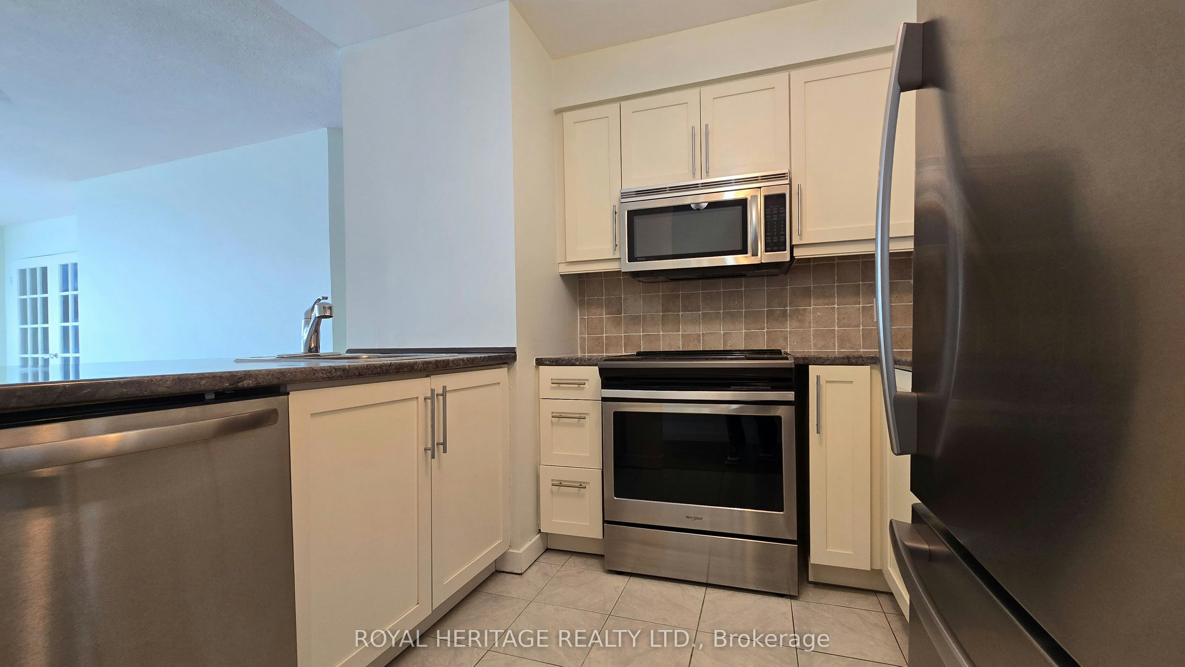 1203-150 Dunlop Street E, Barrie, ON, L4M 6H1 - 12