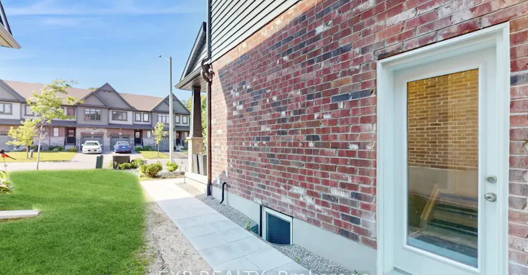 Lower-967 Wright Drive, Midland, ON, L4R 0E4 - 2