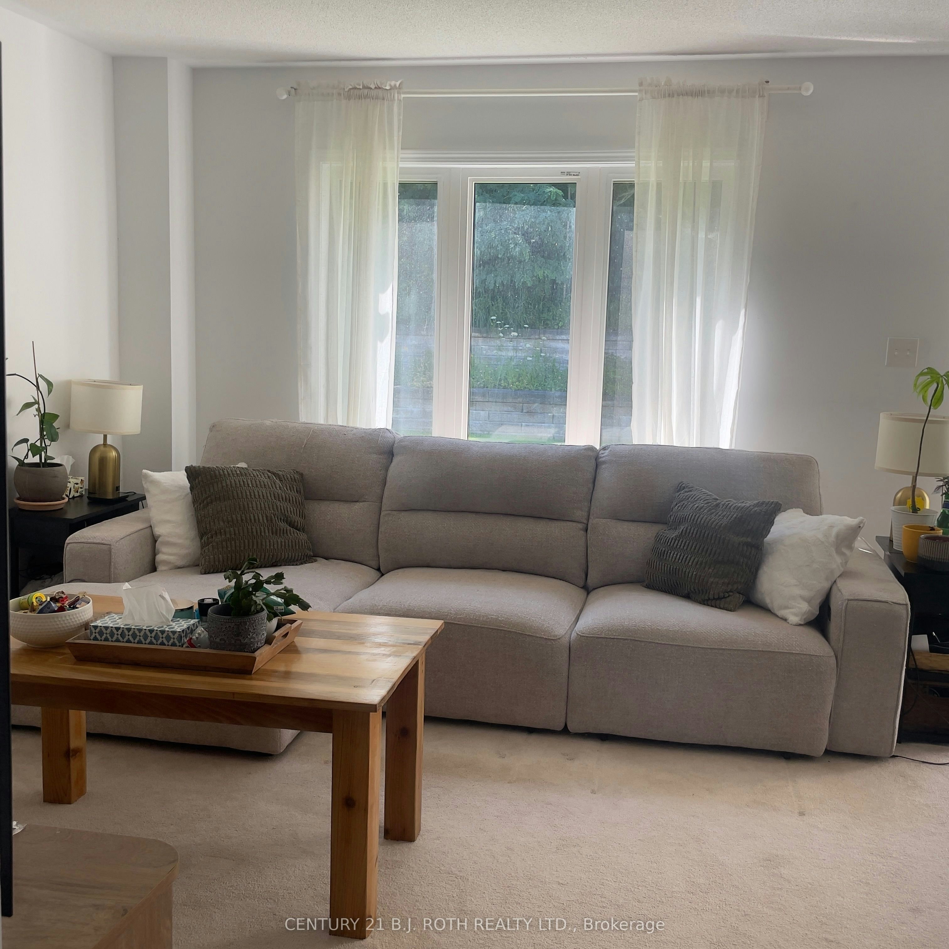 131 Franks Way, Barrie, ON, L4N 3J1 - 2