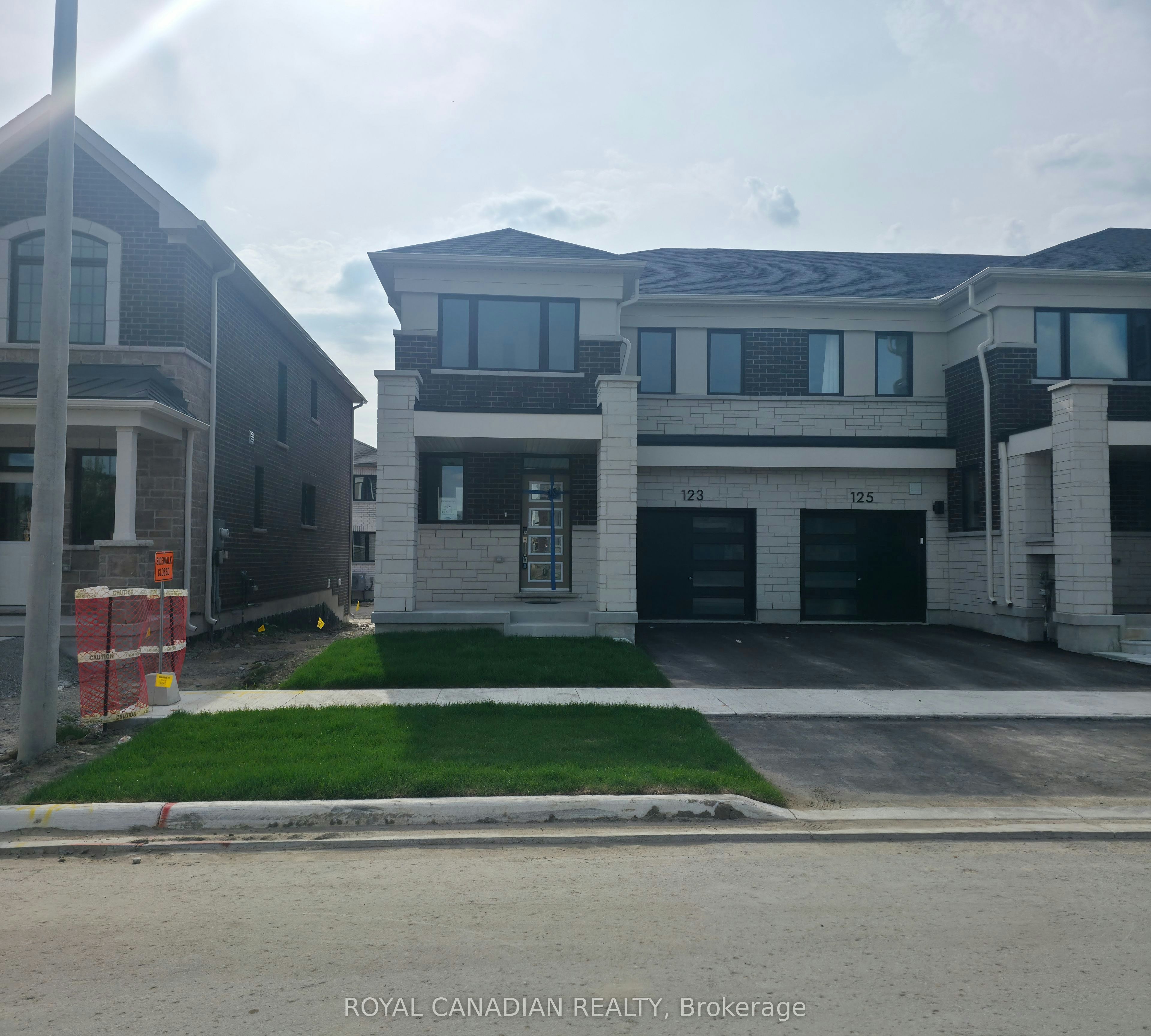 123 Vinewood Crescent, Barrie, ON, L9J 1B5