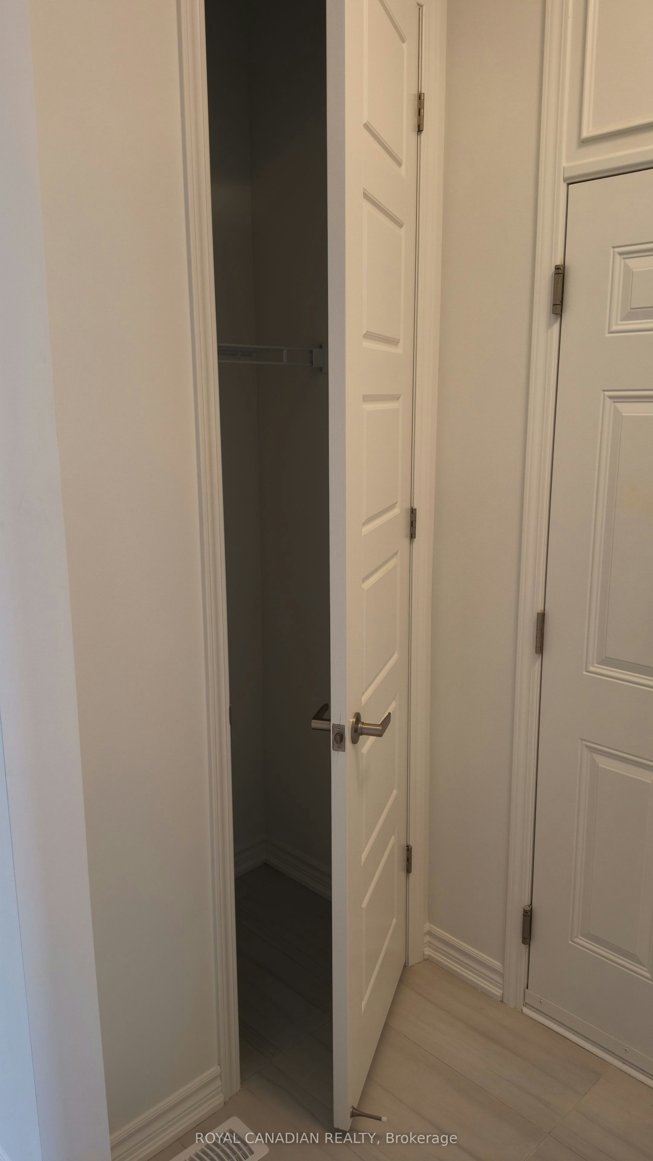 123 Vinewood Crescent, Barrie, ON, L9J 1B5 - 5