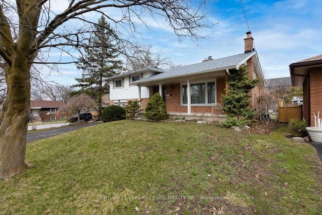 45 Bayview Drive, Barrie, ON, L4N 3N8 - 3