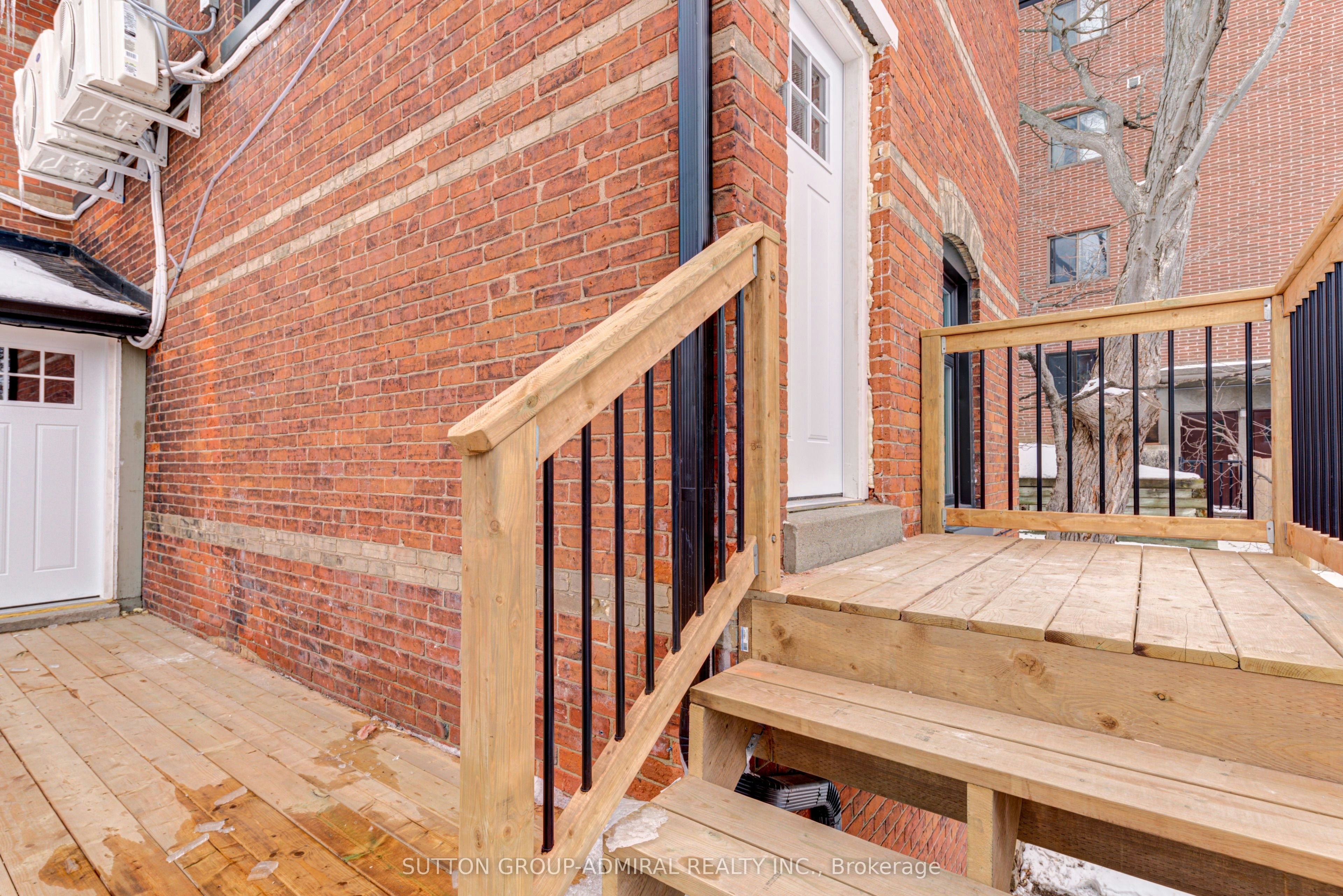 4U-167 Collier Street, Barrie, ON, L4M 1H6 - 4