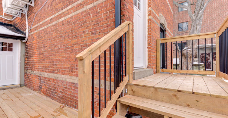 4U-167 Collier Street, Barrie, ON, L4M 1H6 - 4