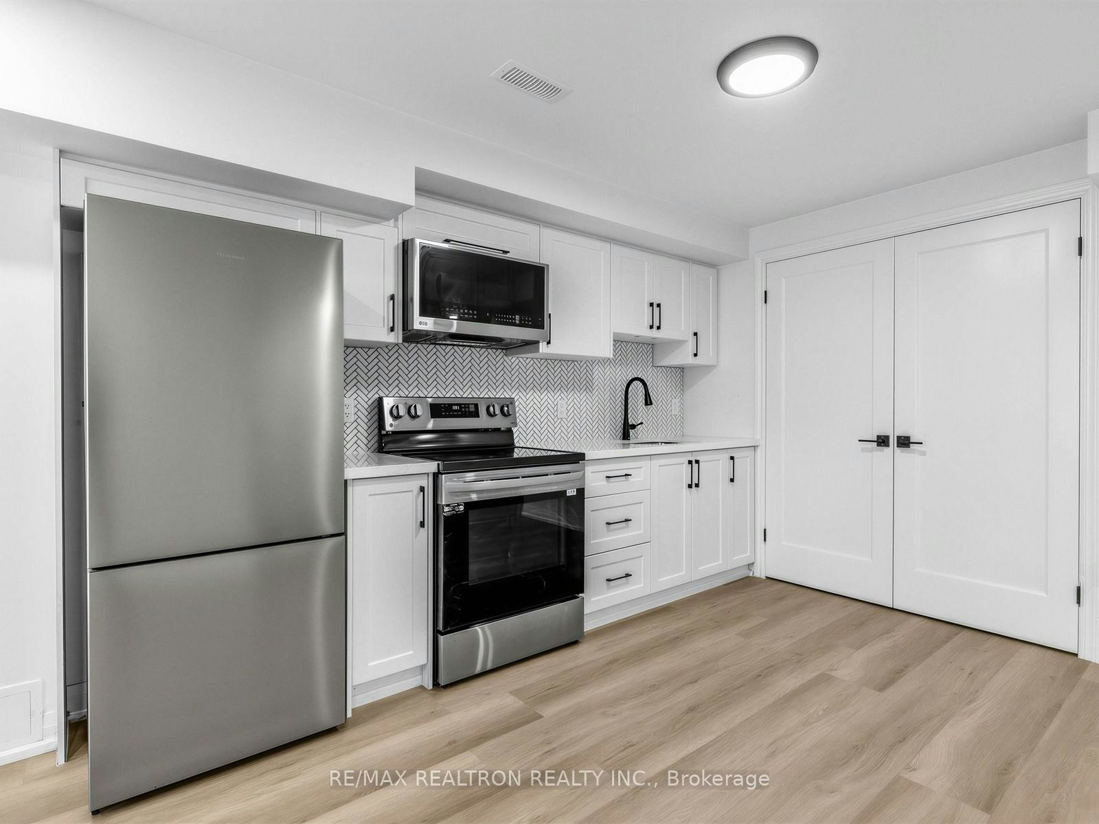 BSMT-51 Monarchy Street, Barrie, ON, L4M 7K1 - 13