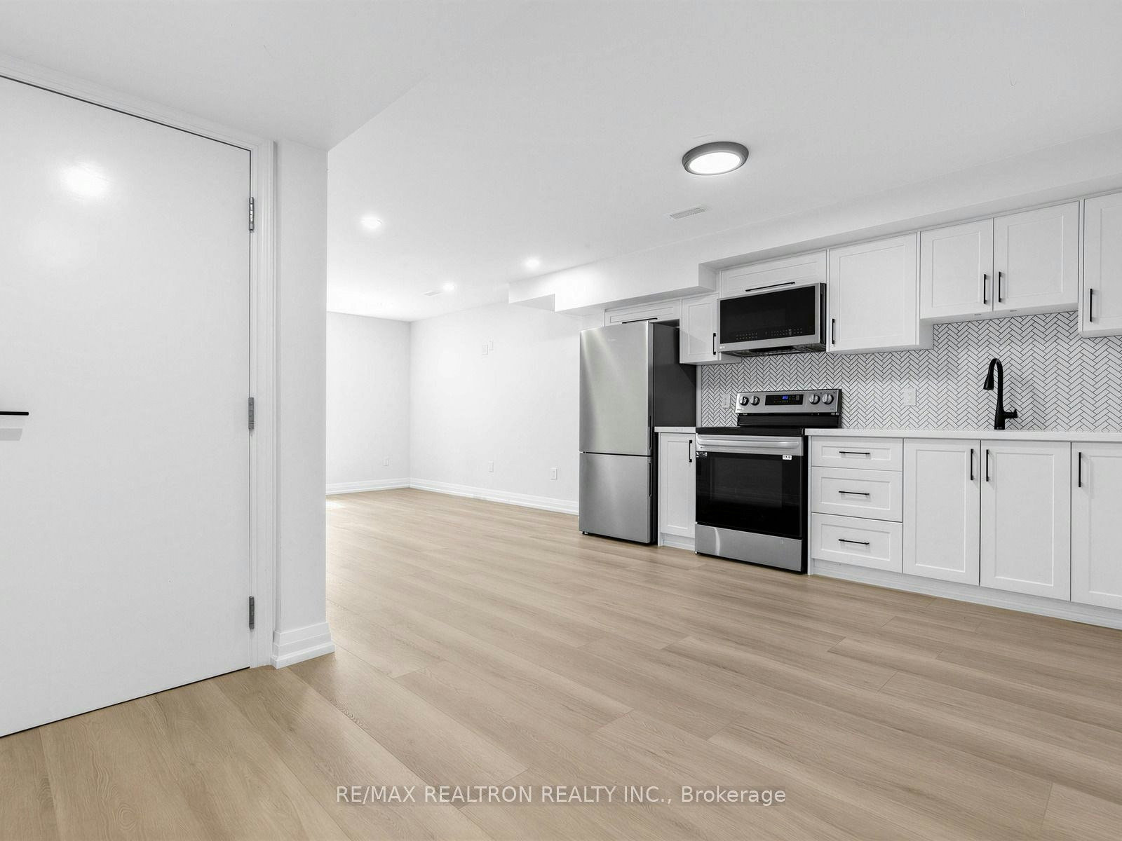 BSMT-51 Monarchy Street, Barrie, ON, L4M 7K1 - 3