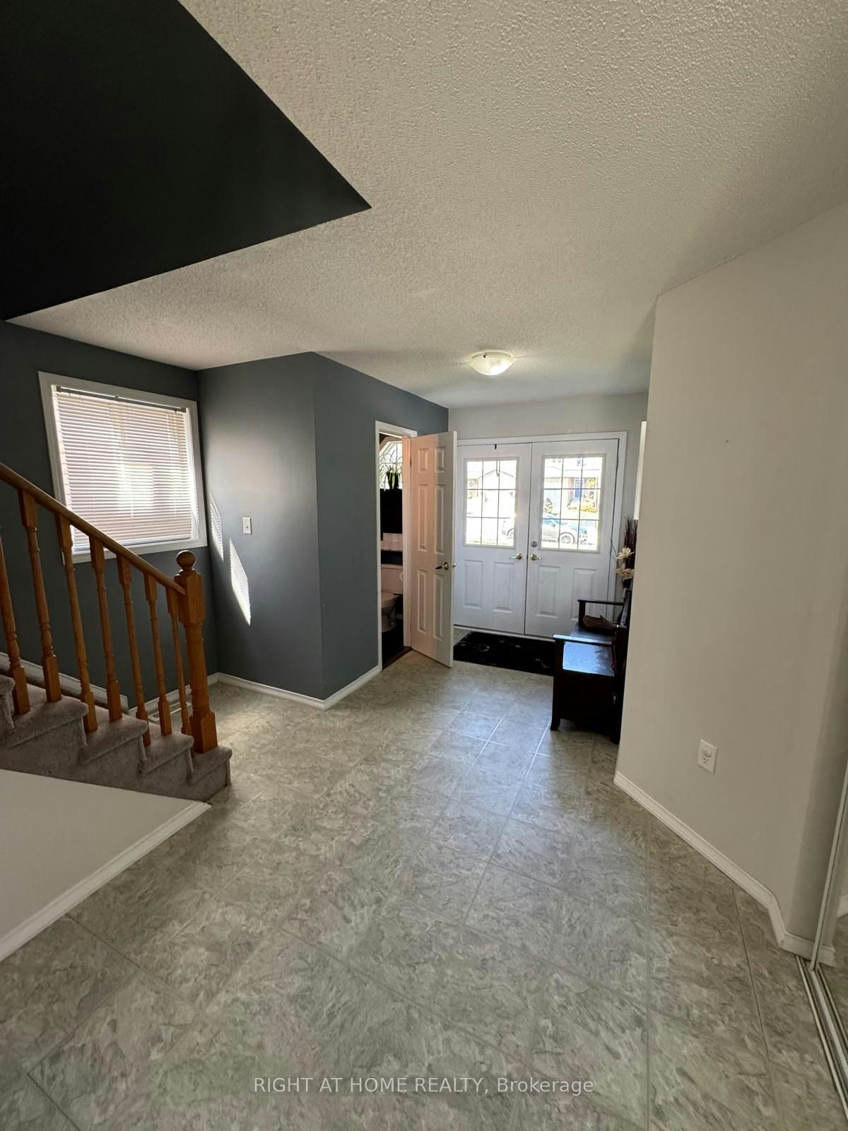20 Courtney Crescent, Barrie, ON, L4N 5S7 - 7