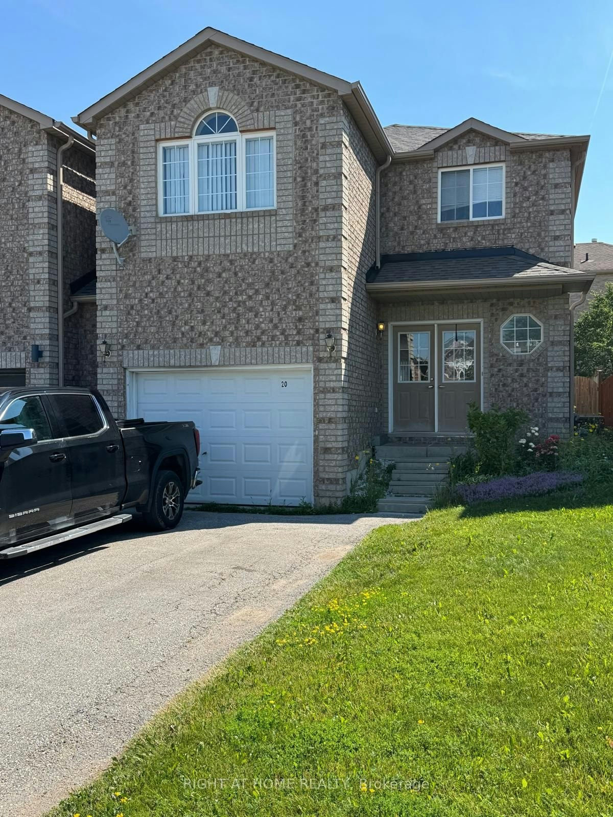 20 Courtney Crescent, Barrie, ON, L4N 5S7 - 20