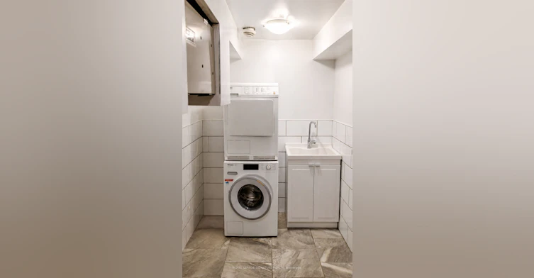 23 Crown Court, Tiny, ON, L9M 0J1 - 23