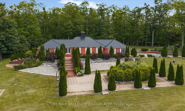 24 Woodland Crescent