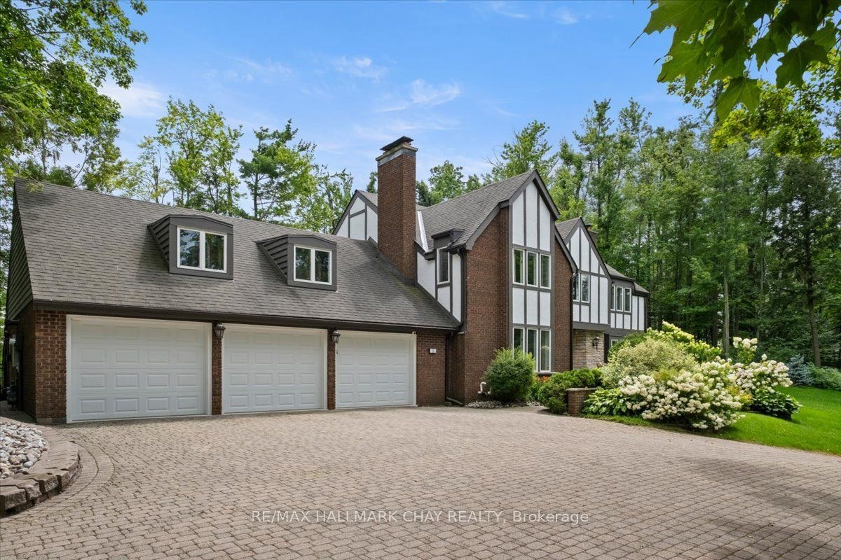 11 Park Trail, Springwater, ON, L9X 0L3