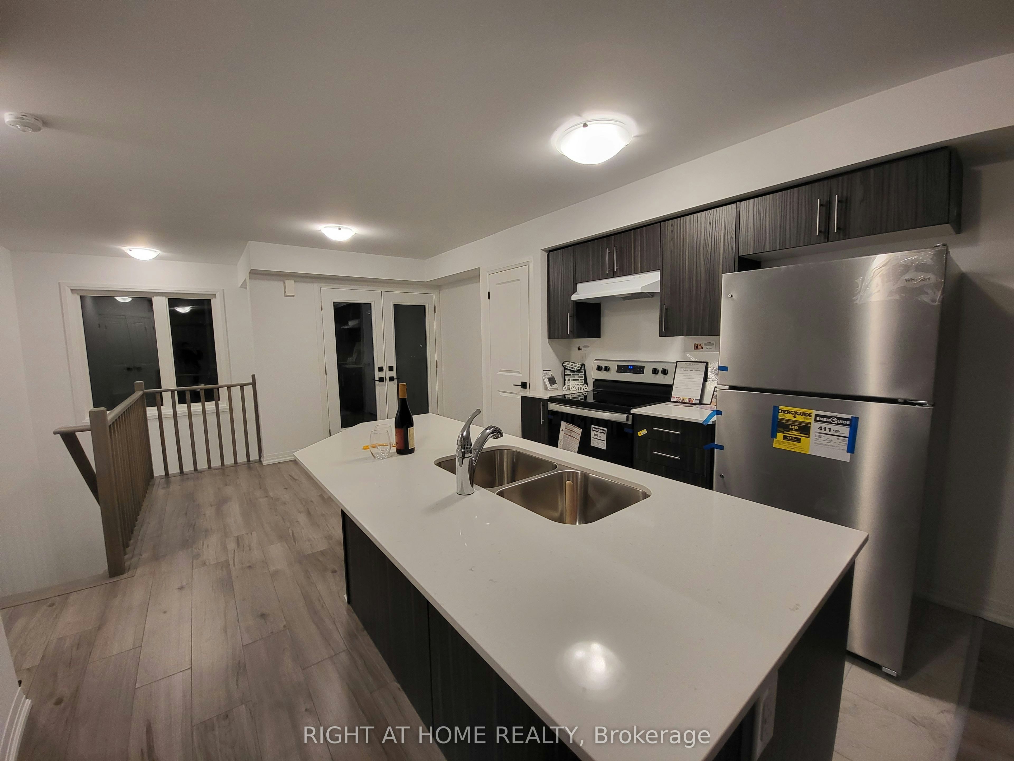 23 Fairlane Avenue, Barrie, ON, L9J 0N1 - 3