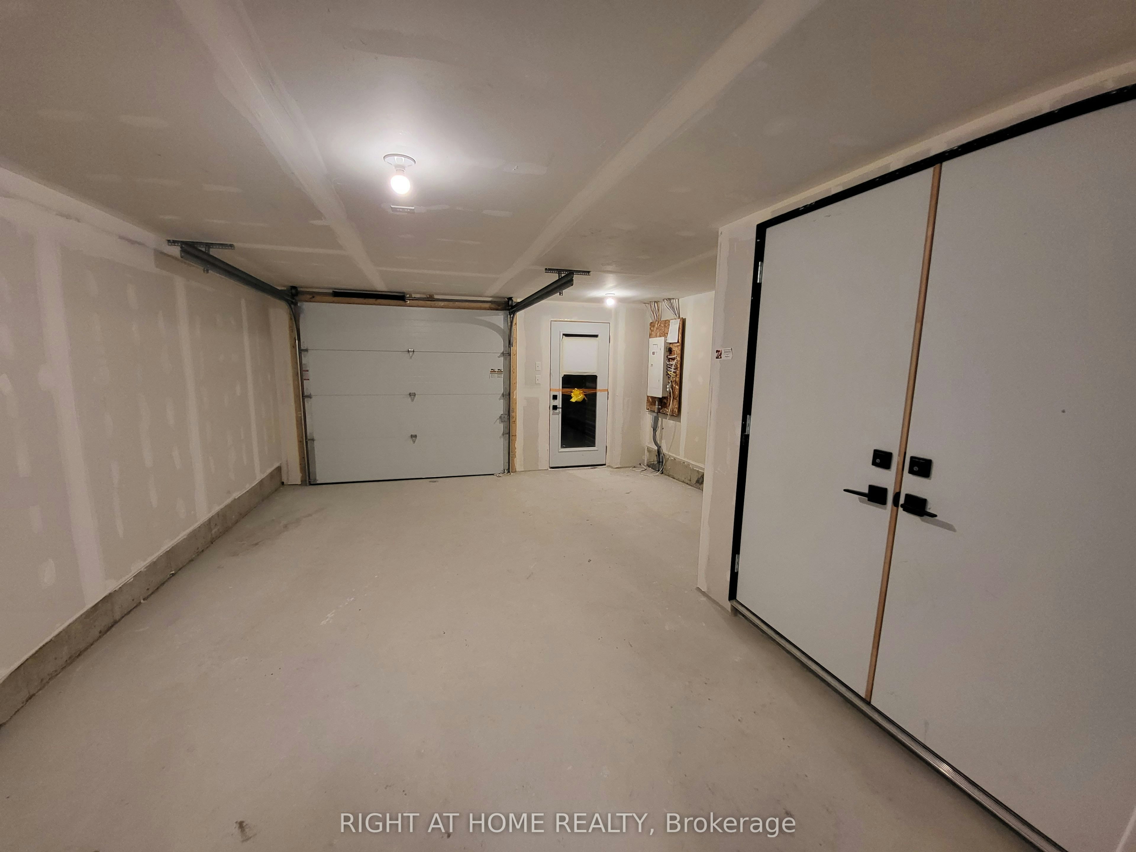 23 Fairlane Avenue, Barrie, ON, L9J 0N1 - 17