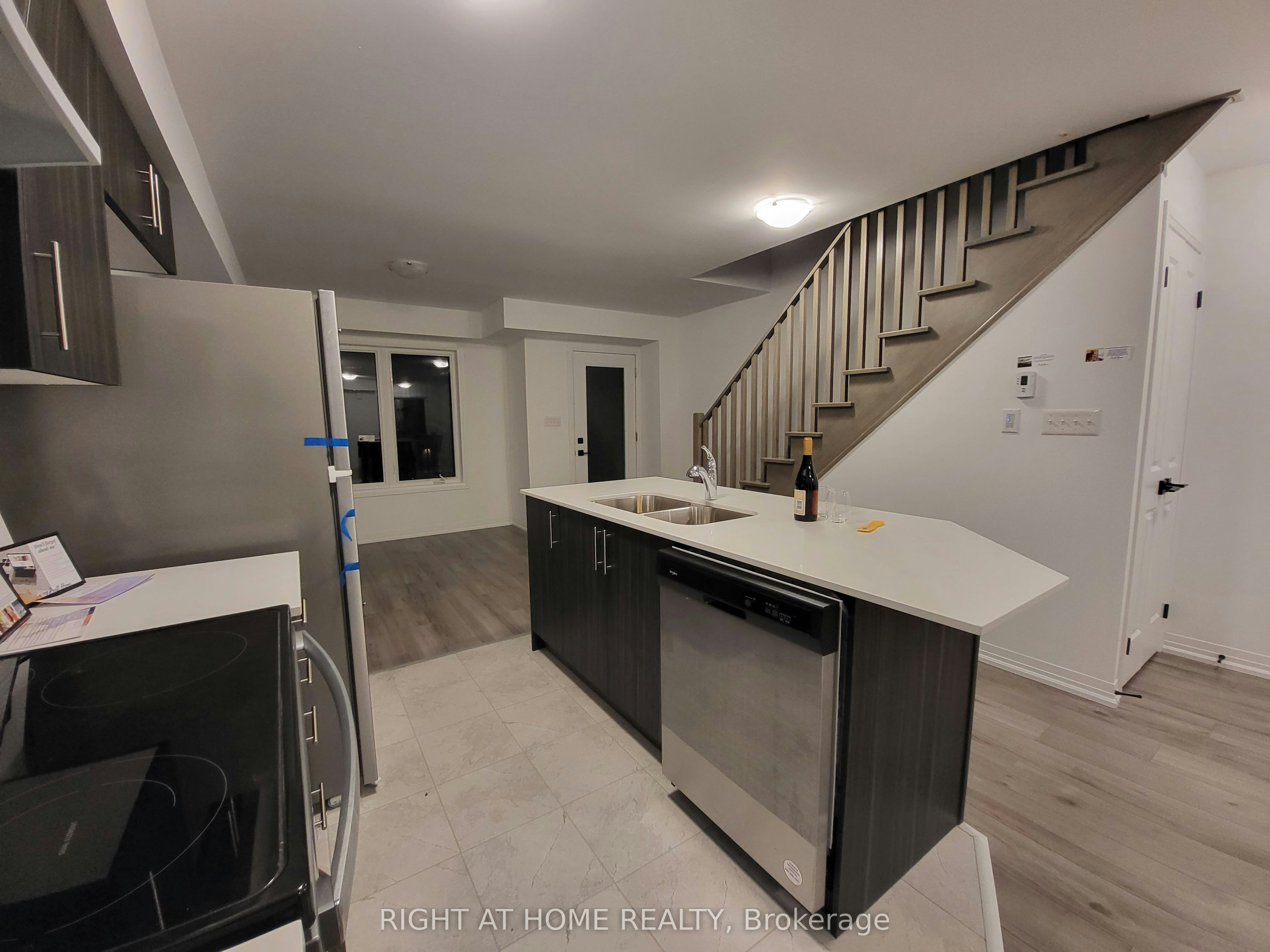 23 Fairlane Avenue, Barrie, ON, L9J 0N1 - 12