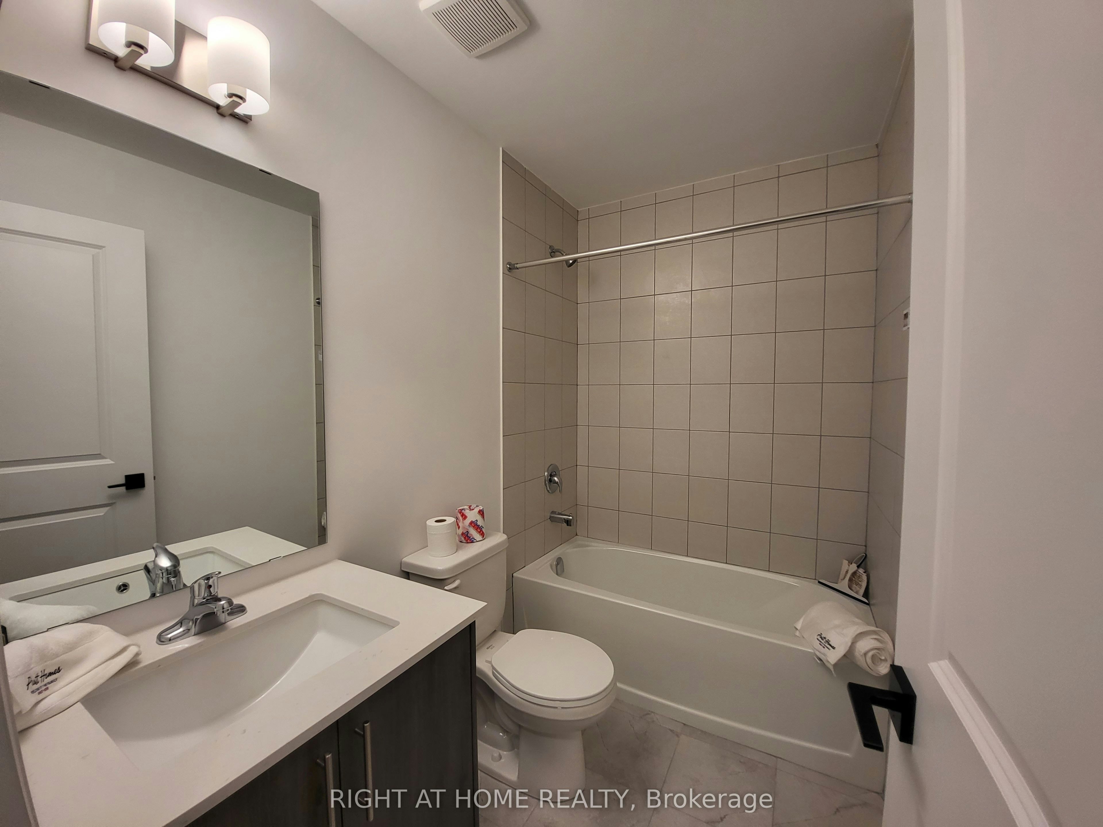 23 Fairlane Avenue, Barrie, ON, L9J 0N1 - 9