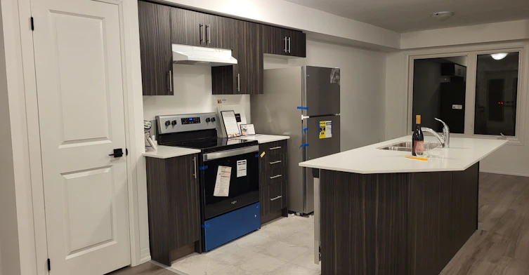 23 Fairlane Avenue, Barrie, ON, L9J 0N1 - 2