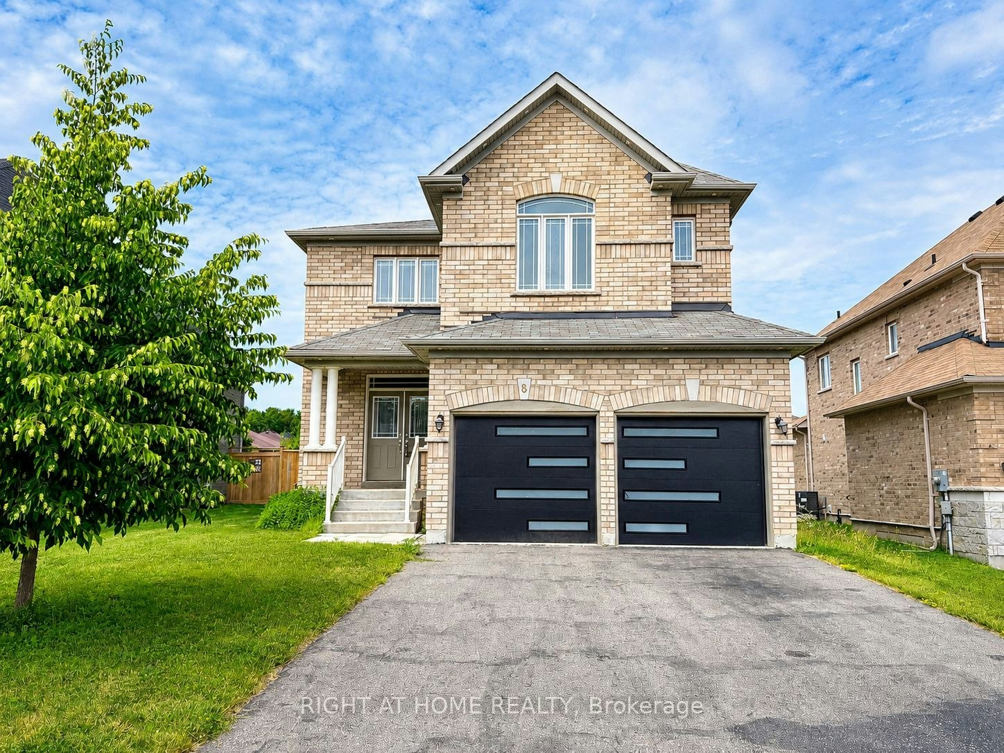 8 Pearl Street, Wasaga Beach, ON, L9Z 0G9