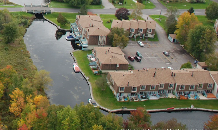 Unit 4-4 Paradise Boulevard