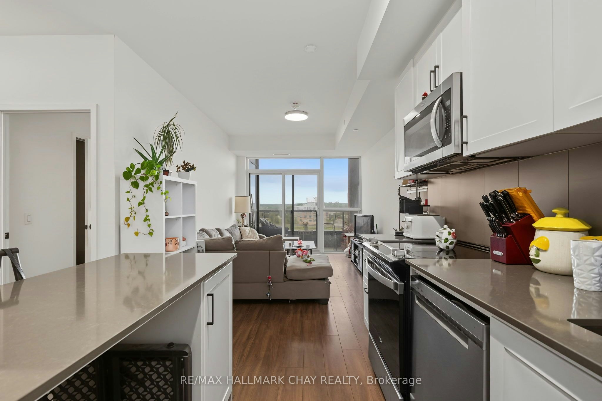 418-681 Yonge Street, Barrie, ON, L4N 4E8