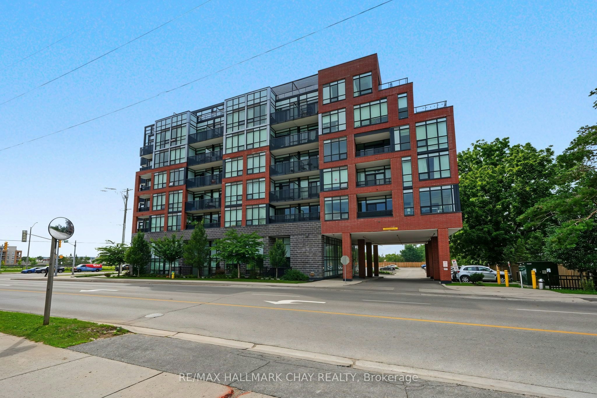 418-681 Yonge Street, Barrie, ON, L4N 4E8