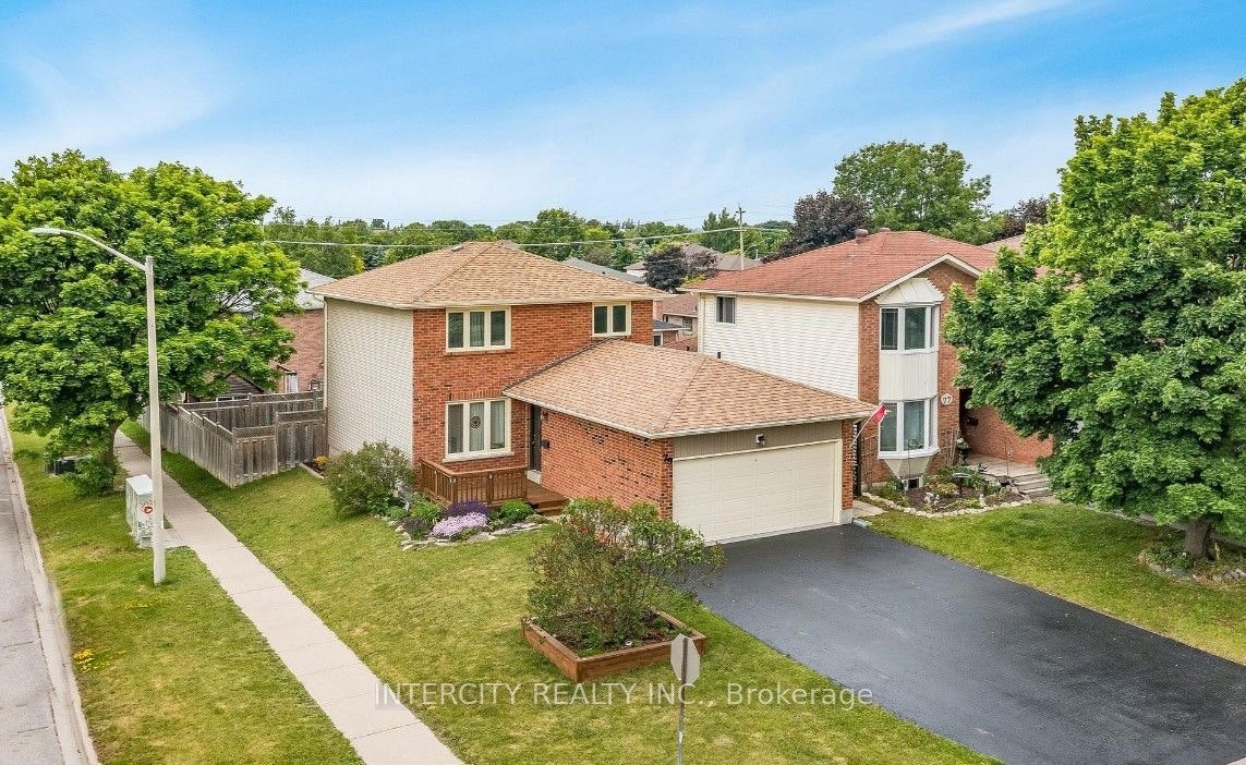 79 Kinzie Lane, Barrie, ON, L4M 5Z8