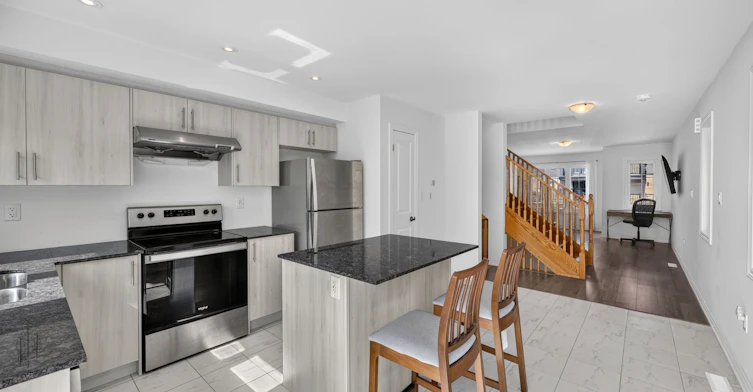 11 Pumpkin Corner Crescent, Barrie, ON, L9J 0T5 - 8