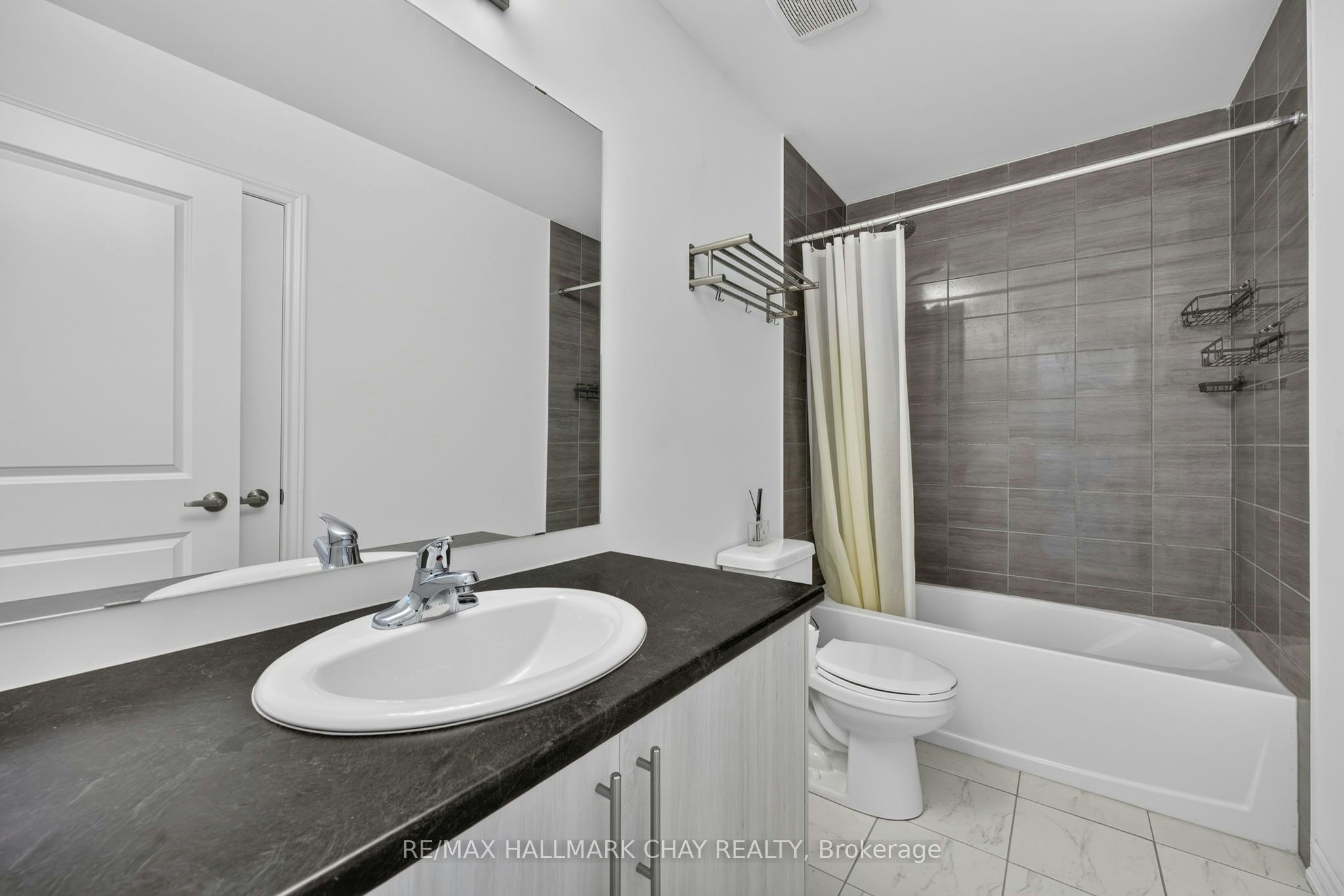 11 Pumpkin Corner Crescent, Barrie, ON, L9J 0T5 - 19
