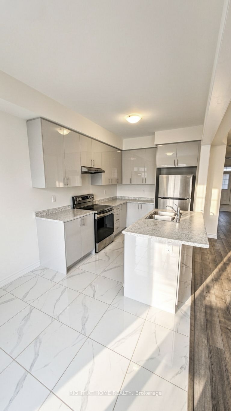 17 Rochester Drive, Barrie, ON, L9S 2Z8 - 6