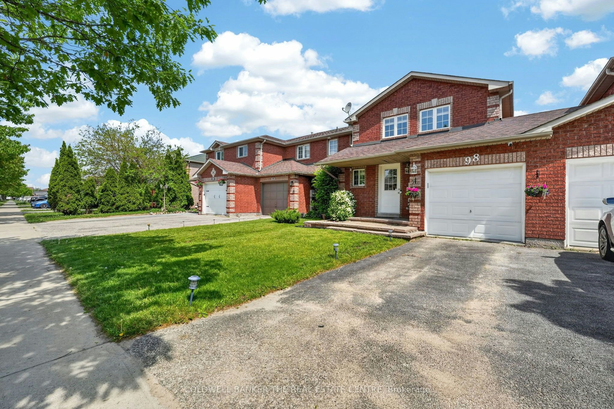 98 Cheltenham Road, Barrie, ON, L4M 6S7