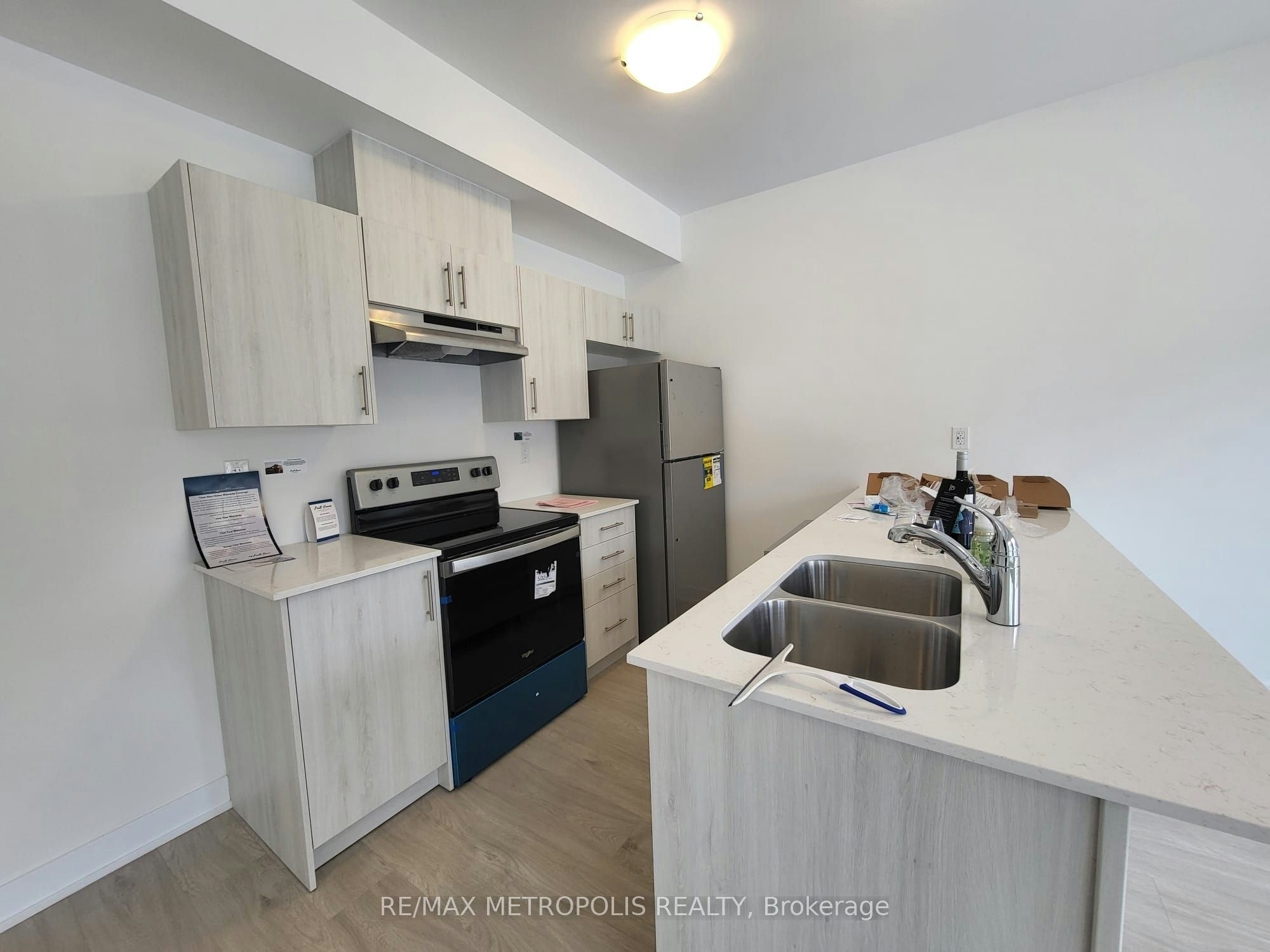 13 Hay Lane, Barrie, ON, L9J 0V5 - 7
