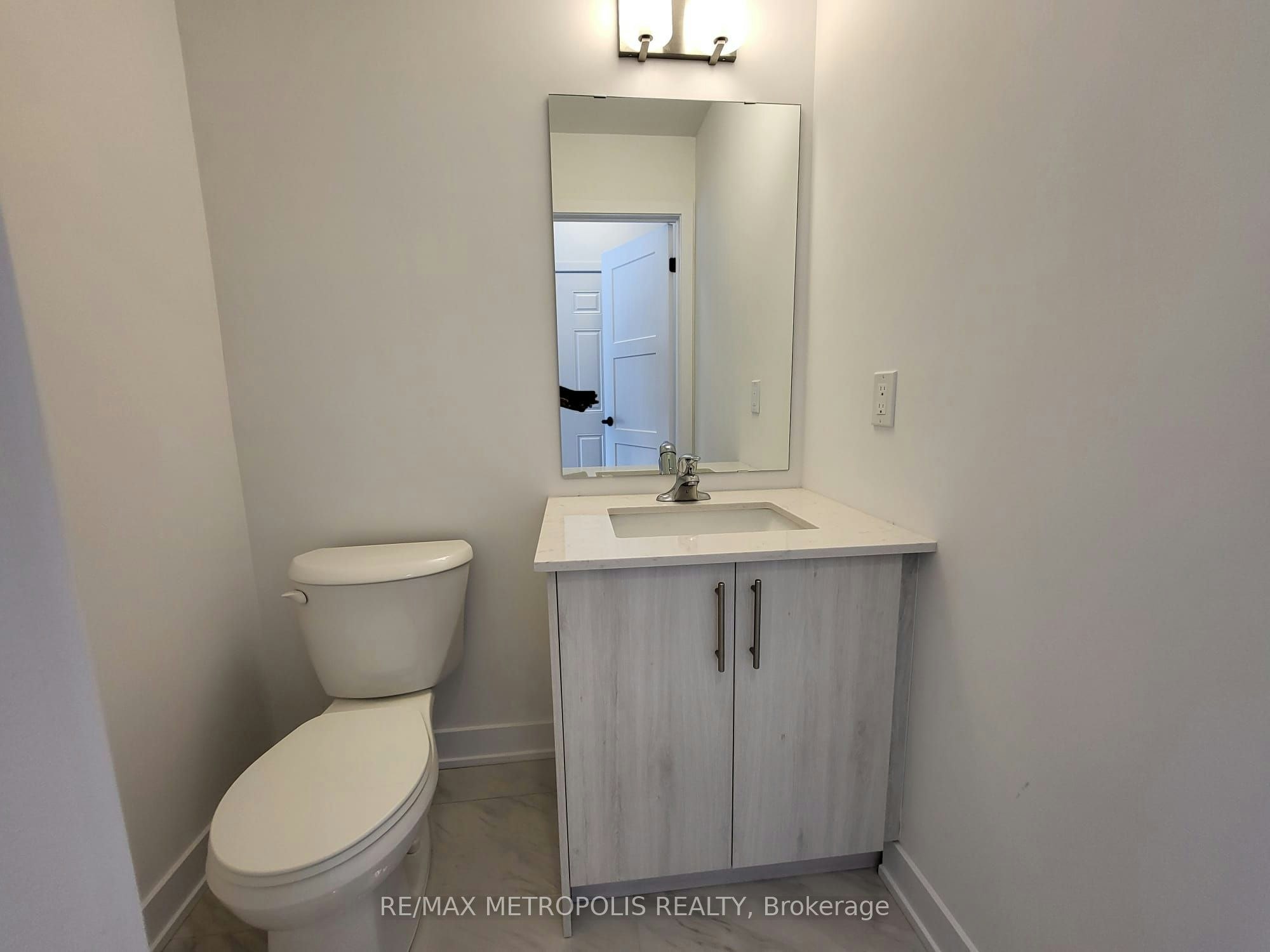 13 Hay Lane, Barrie, ON, L9J 0V5 - 14