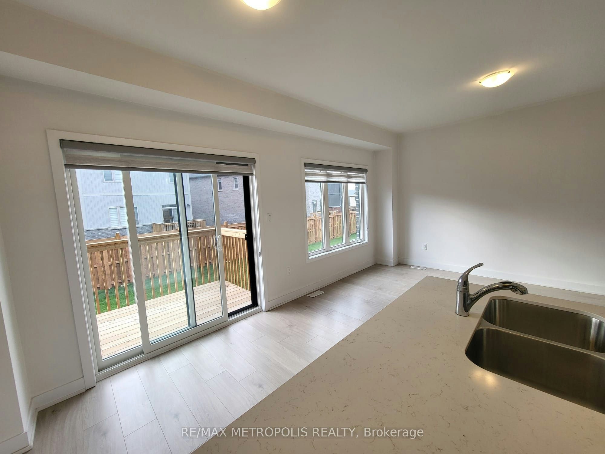 13 Hay Lane, Barrie, ON, L9J 0V5 - 6