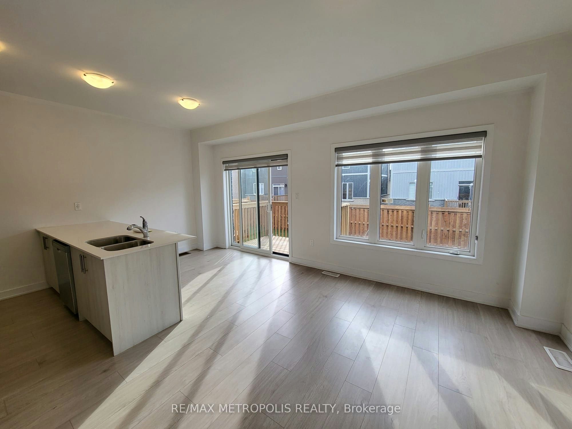 13 Hay Lane, Barrie, ON, L9J 0V5 - 5