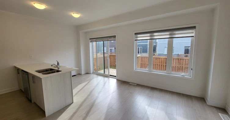 13 Hay Lane, Barrie, ON, L9J 0V5 - 5