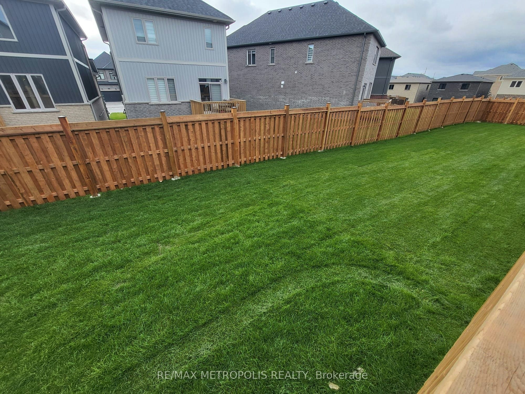13 Hay Lane, Barrie, ON, L9J 0V5 - 11