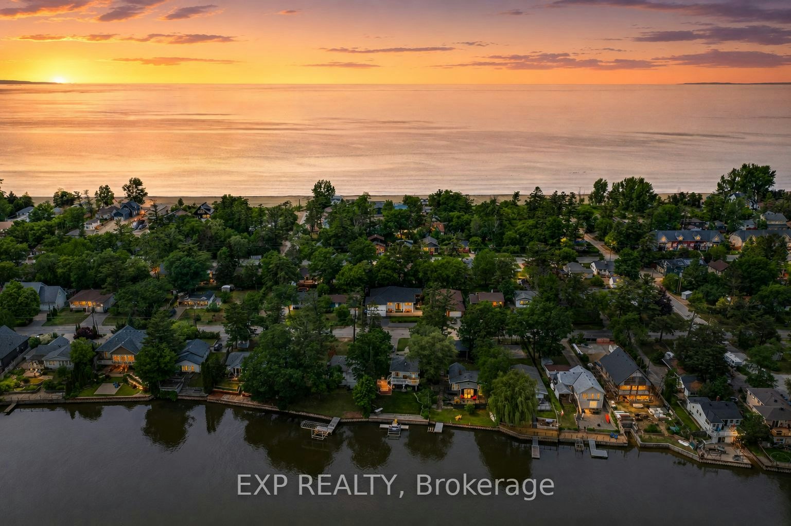 256 Old Mosley Street, Wasaga Beach, ON, L9Z 2J2