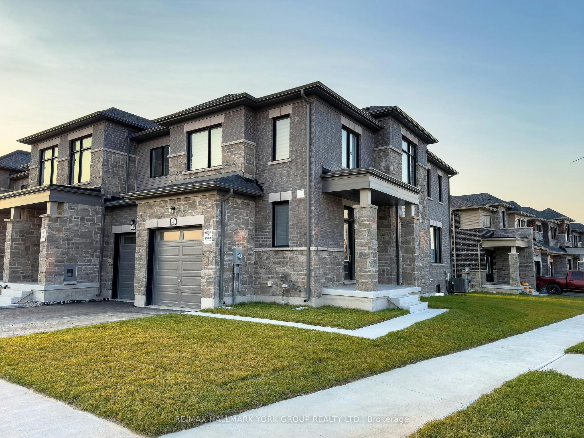 145 Fenchurch Manor, Barrie, ON, L9J 0X1