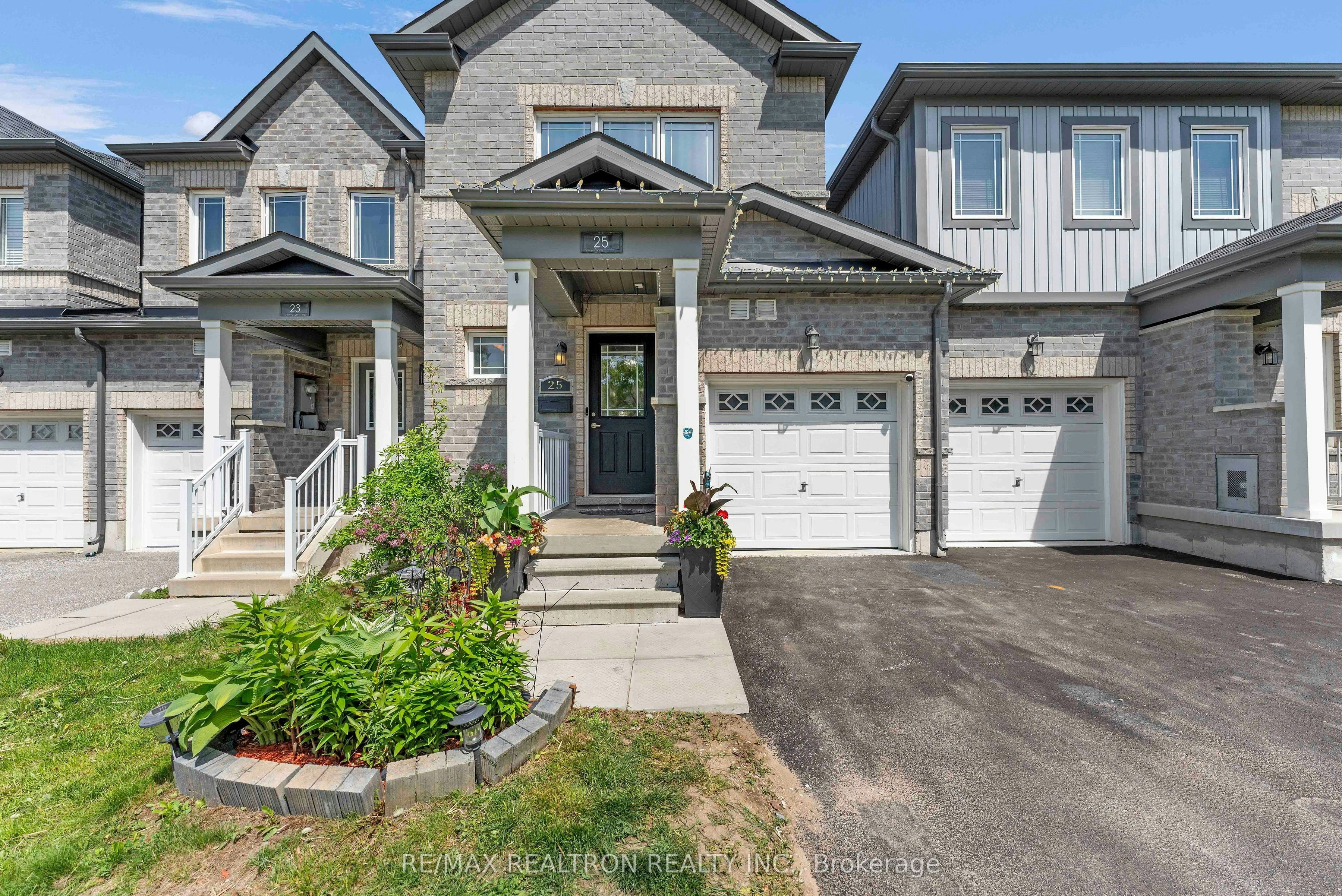 25 Robinson Street, Barrie, ON, L4N 3J1