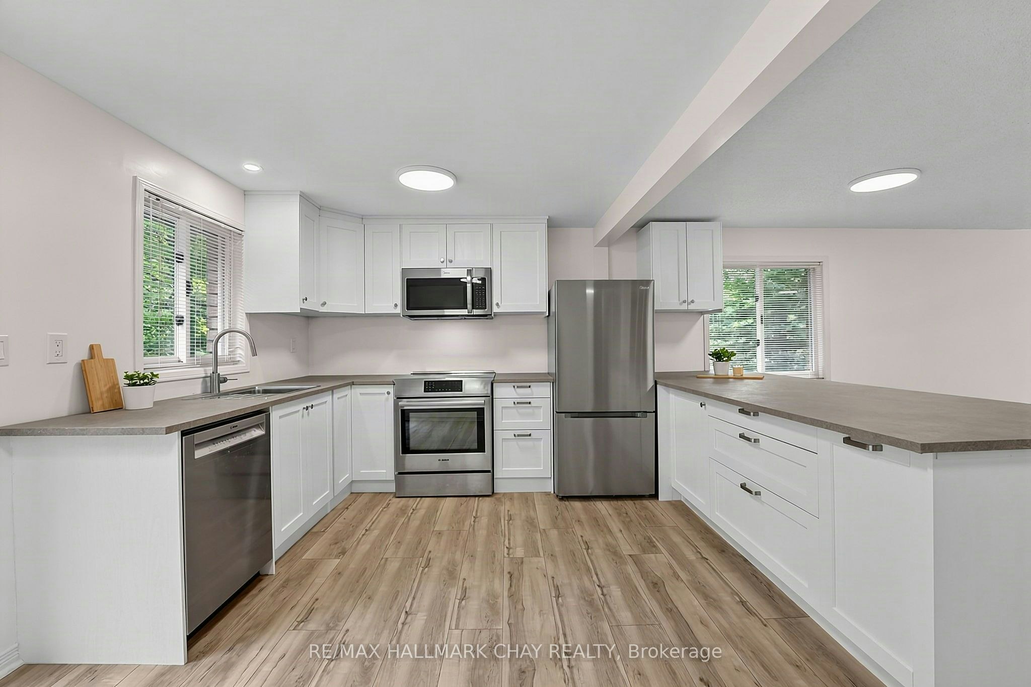 1091 Fox Farm Road, Springwater, ON, L0L 2K0 - 5
